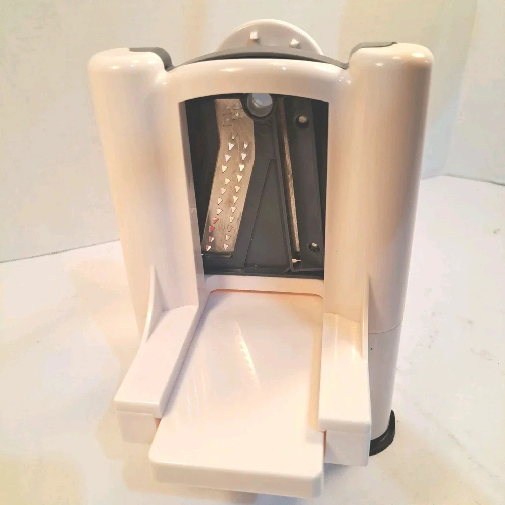 Spiralizer - A manual food slicer designed for slicing vegetables Unbranded
